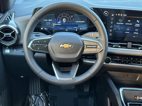 New 2026 Chevrolet Equinox LT w/ Convenience Package II image 15