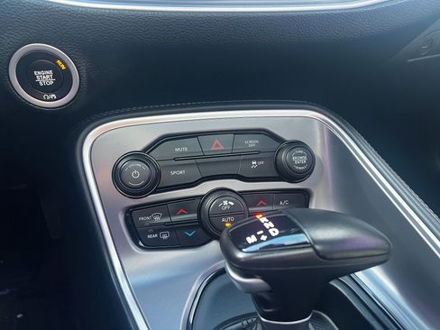 Used 2019 Dodge Challenger SXT w/ Blacktop Package image 18