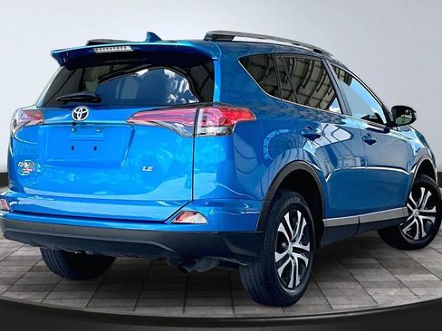 Used 2017 Toyota RAV4 LE FWD image 6