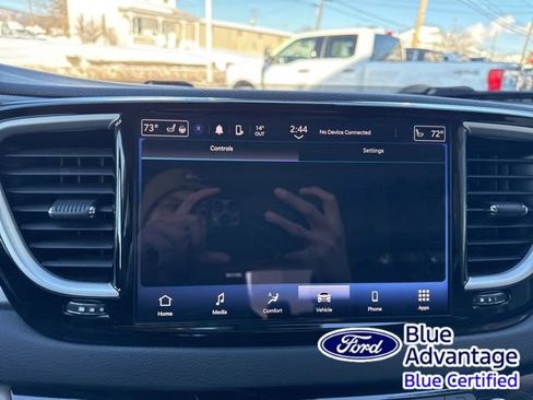 Used 2024 Chrysler Pacifica Touring-L FWD image 20