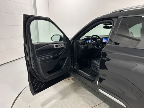 Used 2020 Ford Explorer Limited AWD/4WD image 23