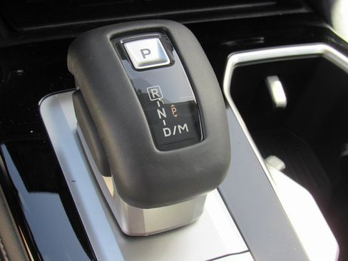 New 2025 Mitsubishi Outlander SE image 19