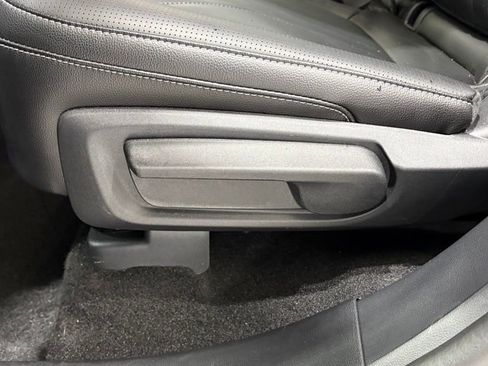 New 2025 Ford Escape SE w/ PHEV Premium Package FWD image 17