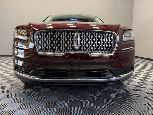 Used 2023 Lincoln Nautilus FWD w/ Premium Package image 3
