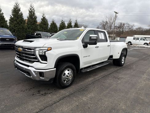 Used 2024 Chevrolet Silverado 3500 LTZ w/ LTZ Plus Package image 4