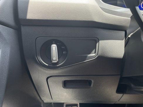 Used 2023 Volkswagen Tiguan SE R-Line image 27