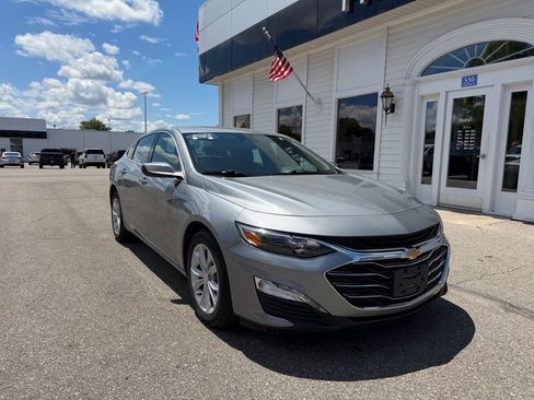 Used 2024 Chevrolet Malibu LT FWD image 3