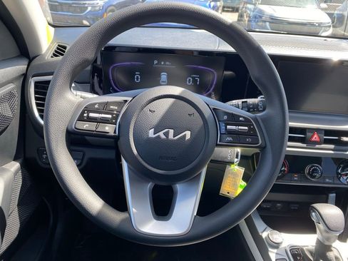 New 2026 Kia Seltos LX FWD image 12