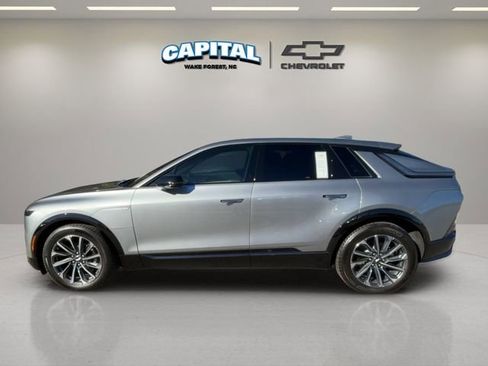 Used 2025 Cadillac Lyriq Sport image 2