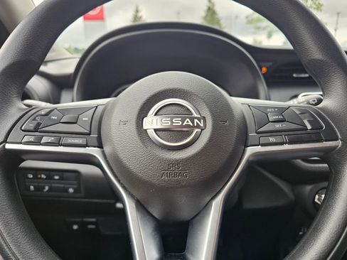 Used 2022 Nissan Kicks S FWD image 19