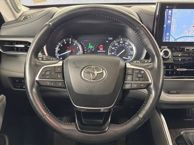 Used 2021 Toyota Highlander Platinum FWD image 26