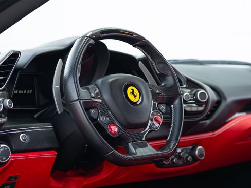 Used 2017 Ferrari 488 GTB RWD image 5