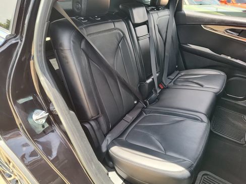 Used 2019 Lincoln Nautilus Reserve FWD image 36