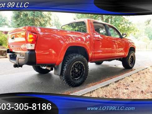 Used 2017 Toyota Tacoma SR5 w/ Tow Package AWD/4WD image 9