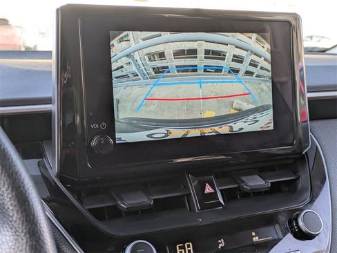 Used 2025 Toyota Corolla LE image 16