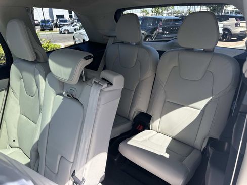 New 2026 Volvo XC90 T8 Ultra w/ Protection Package Premier AWD/4WD image 18