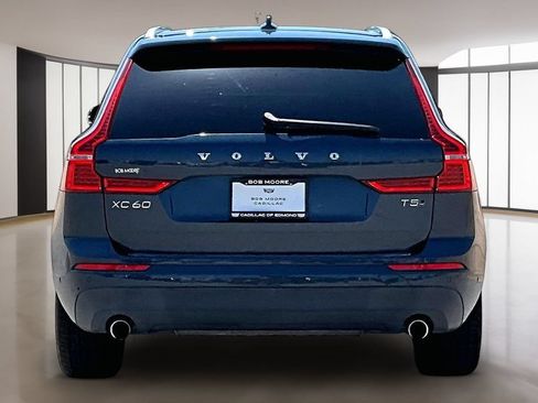 Used 2019 Volvo XC60 T5 Momentum w/ Premium Package AWD/4WD image 4