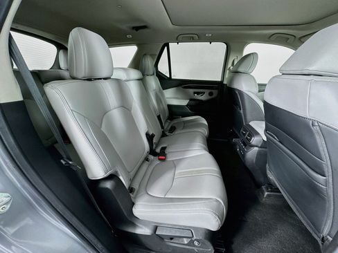 Certified 2025 Honda Pilot Touring image 30