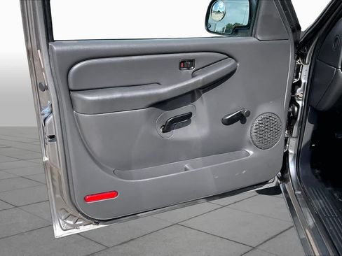 Used 2006 Chevrolet Silverado 1500 W/T RWD image 19