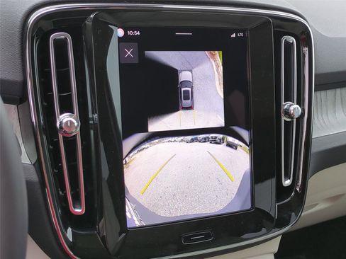 New 2026 Volvo XC40 B5 Plus w/ Protection Package Premier image 11