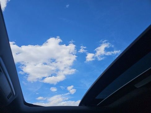 Used 2021 Volkswagen Golf 4-Door image 21