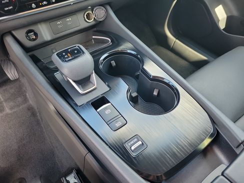 Certified 2025 Nissan Rogue SL FWD image 24