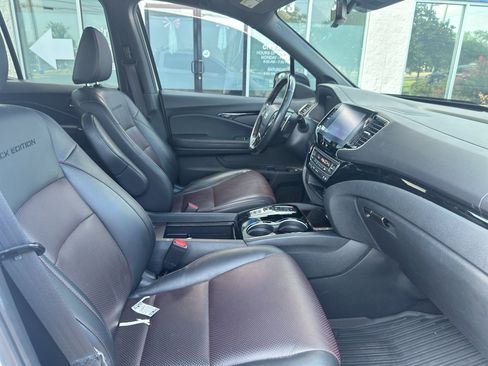 Used 2022 Honda Ridgeline Black Edition image 11