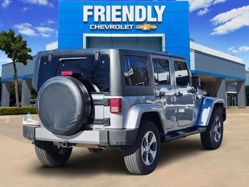 Used 2018 Jeep Wrangler Unlimited Sahara w/ Max Tow Package image 7