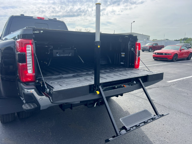 New 2026 Ford F450 King Ranch w/ Chrome Package AWD/4WD image 9
