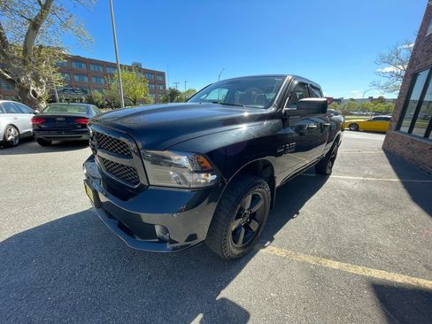 Used 2016 RAM 1500 Express w/ Black Ram 1500 Express Group AWD/4WD image 8