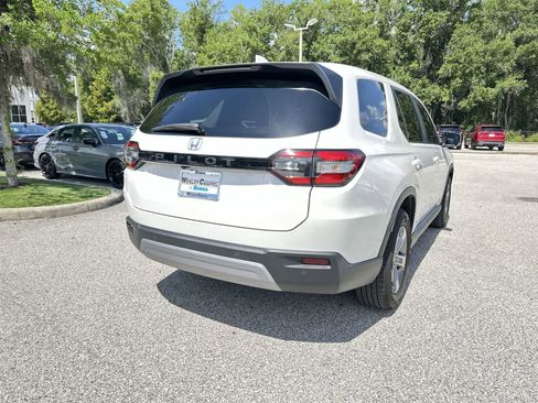 Used 2025 Honda Pilot EX-L image 6