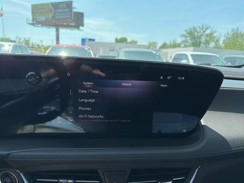 Used 2025 Buick Encore GX Preferred AWD/4WD image 28