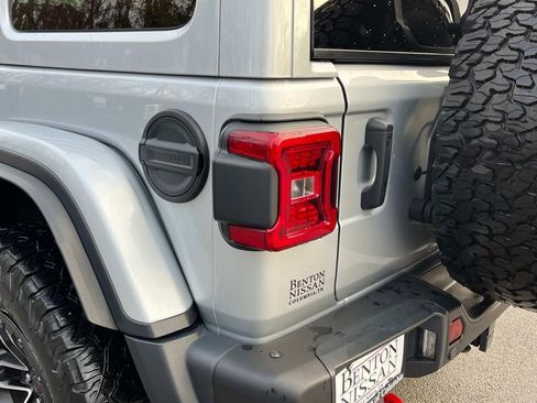 Used 2024 Jeep Wrangler Unlimited Rubicon image 19