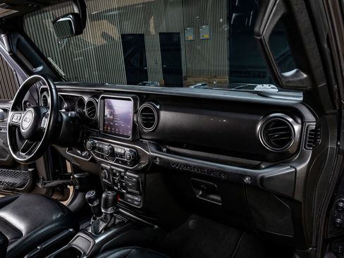 Used 2021 Jeep Wrangler Unlimited Sport AWD/4WD image 17