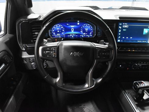 Used 2023 Chevrolet Silverado 1500 ZR2 image 8