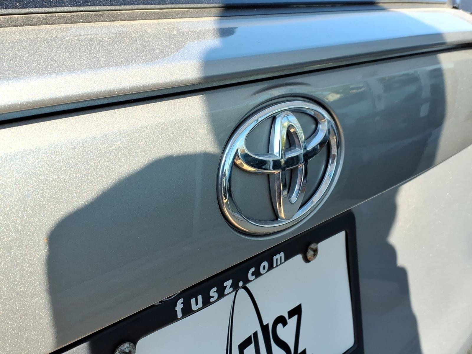 Used 2022 Toyota RAV4 XLE w/ Convenience Package FWD image 29