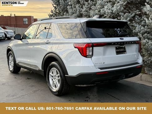 Used 2025 Ford Explorer Active image 4