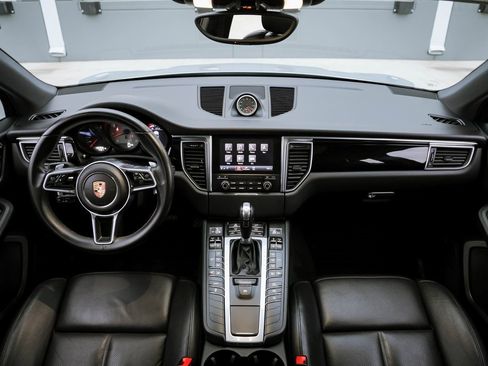 Used 2018 Porsche Macan S image 35