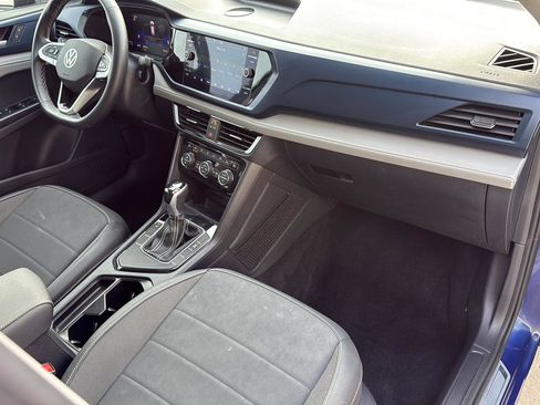 Used 2024 Volkswagen Taos SE image 33