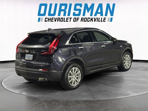 Used 2022 Cadillac XT4 Luxury w/ Cold Weather Package image 6