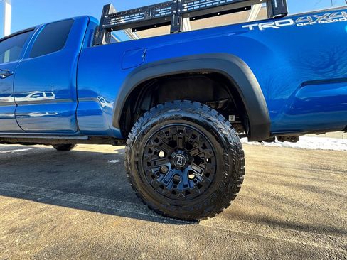 Used 2017 Toyota Tacoma TRD Off-Road w/ Tow Package AWD/4WD image 25