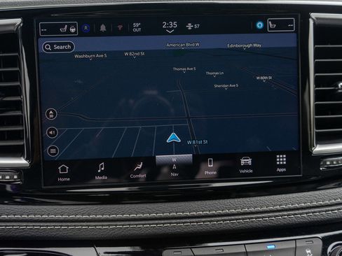 Used 2025 Chrysler Pacifica Limited FWD image 18
