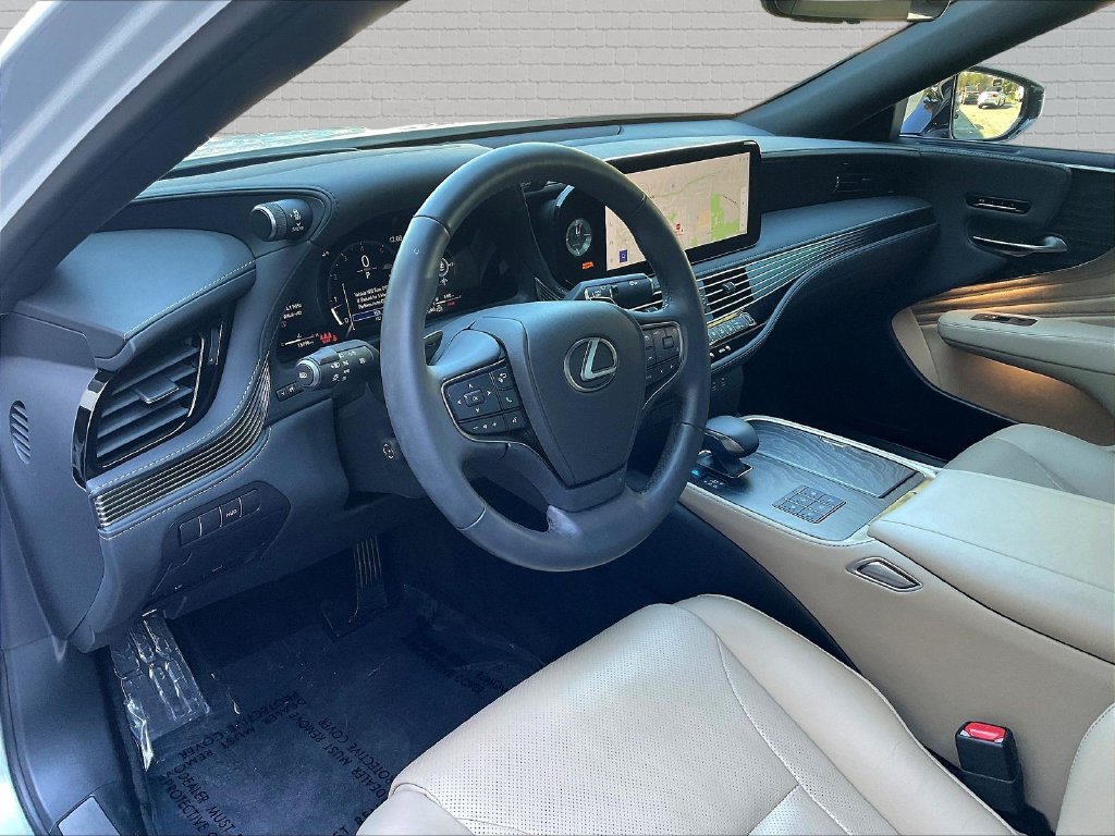 Used 2024 Lexus LS 500 RWD image 12
