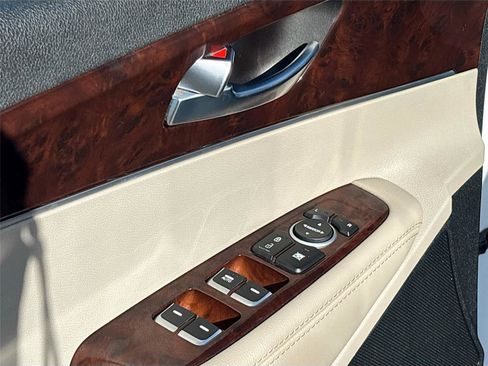 Used 2017 Kia Sorento LX w/ LX Convenience Package image 18