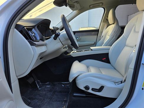 New 2026 Volvo XC90 T8 Ultra w/ Protection Package Premier image 21