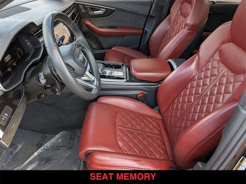Used 2021 Audi SQ7 Prestige w/ Prestige Package image 3
