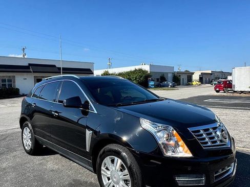 Used 2015 Cadillac SRX Luxury w/ Driver Awareness Package FWD image 9