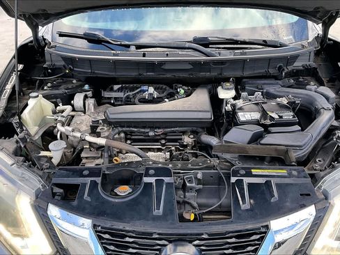 Used 2017 Nissan Rogue SV FWD image 9