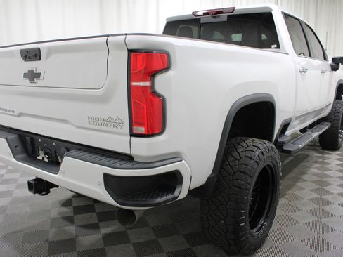 Used 2024 Chevrolet Silverado 2500 High Country w/ Technology Package AWD/4WD image 35