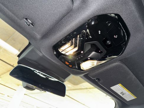 Used 2024 BMW 760i xDrive w/ Executive Package image 32